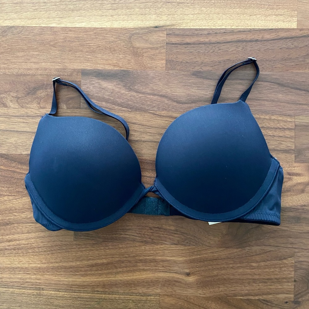 Gilly Hicks Push Em up plunge bra